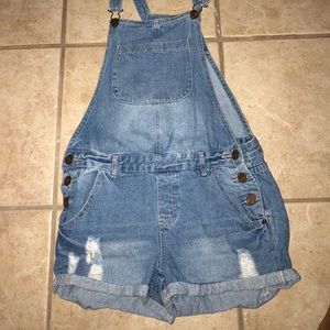 Overall shorts